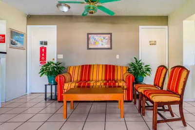 Photo 4 - Econo Lodge Crystal River