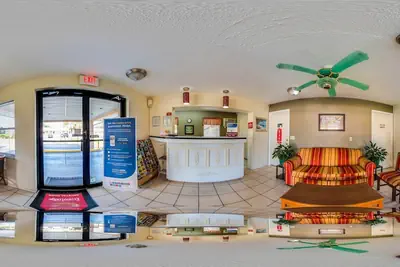 Photo 3 - Econo Lodge Crystal River