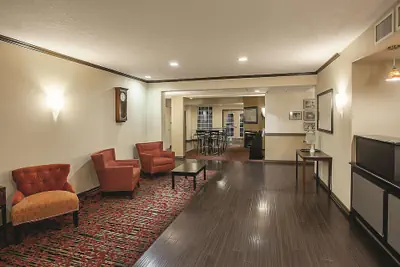 Photo 3 - La Quinta Inn & Suites by Wyndham Davis