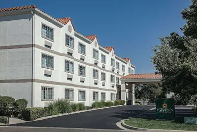 Photo 2 - La Quinta Inn & Suites by Wyndham Davis