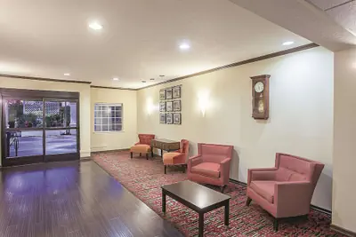 Photo 5 - La Quinta Inn & Suites by Wyndham Davis