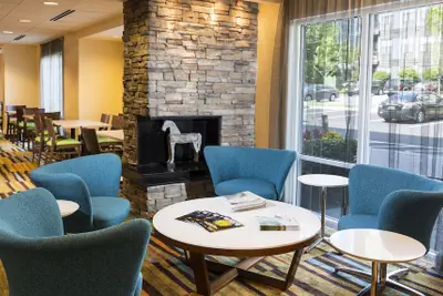 Photo 4 - Fairfield Inn & Suites by Marriott Atlanta Buckhead