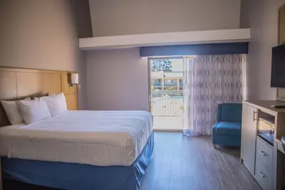 Photo 5 - Days Inn by Wyndham Redwood City