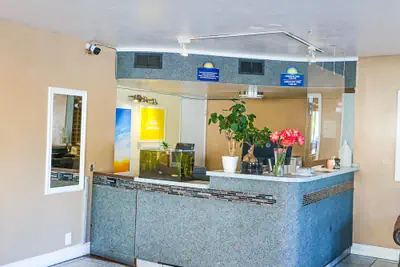 Photo 4 - Days Inn by Wyndham Redwood City