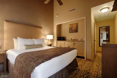 Photo 5 - Best Western The Inn & Suites Pacific Grove