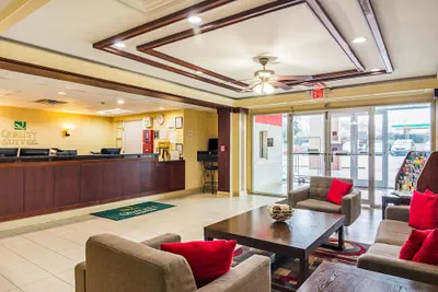 Photo 5 - Quality Suites Atlanta Airport East