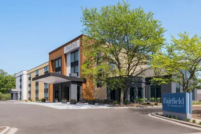 Photo 2 - Fairfield by Marriott Inn & Suites Madison South