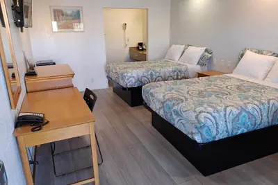 Photo 4 - Rodeway Inn Alameda-Oakland