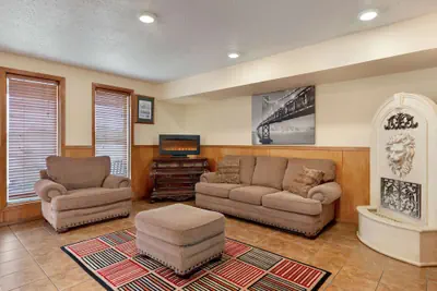 Photo 3 - Super 8 by Wyndham Waco University Area