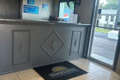 Photo 2 - Days Inn by Wyndham Jacksonville