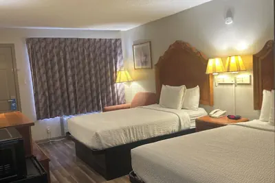 Photo 5 - Days Inn by Wyndham Jacksonville