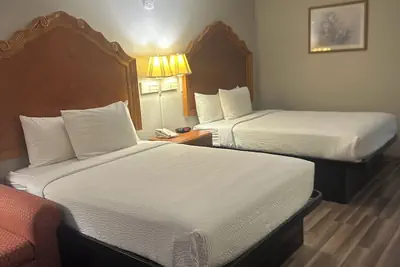 Photo 4 - Days Inn by Wyndham Jacksonville