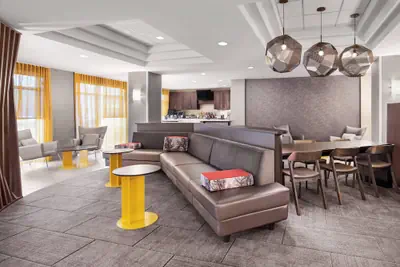 Photo 2 - SpringHill Suites Houston Hobby Airport