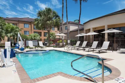 Photo 2 - Courtyard by Marriott Harlingen