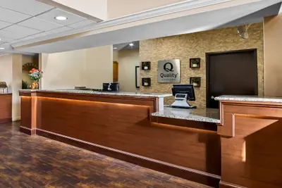 Photo 3 - Quality Suites Irving-Las Colinas