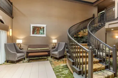 Photo 3 - Quality Suites Sherman