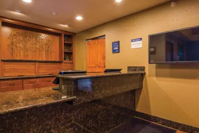 Photo 3 - Best Western Plus Deer Park Hotel & Suites
