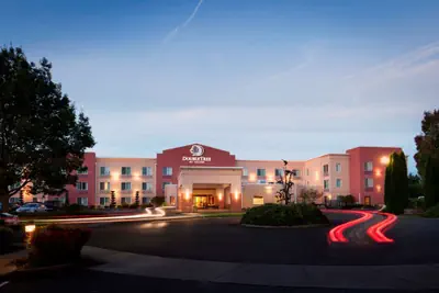 Photo 2 - DoubleTree by Hilton Hotel Vancouver