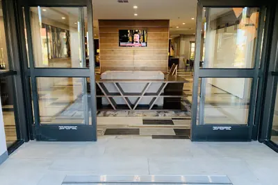 Photo 3 - Windmill Suites Surprise - Phoenix, an Ascend Collection Hotel