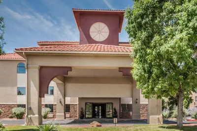 Photo 2 - Quality Inn & Suites Albuquerque West