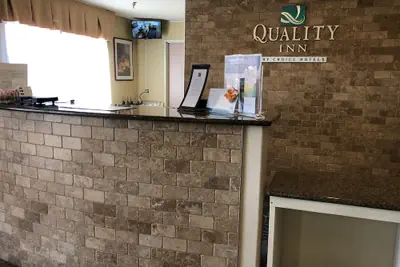 Photo 4 - Quality Inn Colorado Springs Airport