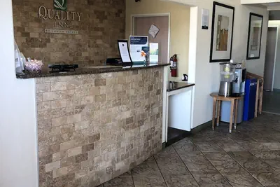 Photo 3 - Quality Inn Colorado Springs Airport