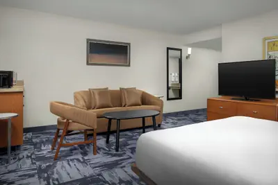 Photo 5 - Fairfield Inn & Suites by Marriott Albuquerque Airport