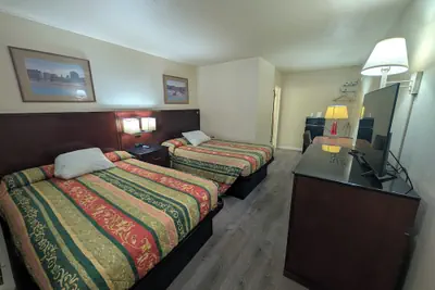 Photo 4 - Economy Inn Safford