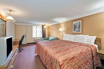 Photo 5 - Knights Inn Charleston