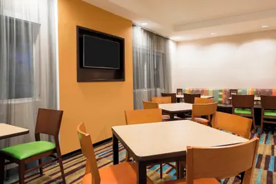Photo 3 - Fairfield Inn & Suites by Marriott Mobile