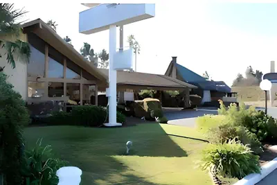 Photo 2 - Rodeway Inn Santa Clara El Camino Real