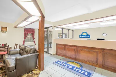 Photo 3 - Days Inn by Wyndham Eufaula AL