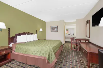 Photo 4 - Days Inn by Wyndham Eufaula AL