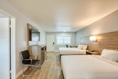 Photo 5 - Vagabond Inn San Luis Obispo