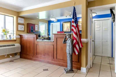 Photo 3 - Rodeway Inn & Suites Jacksonville near Camp Lejeune