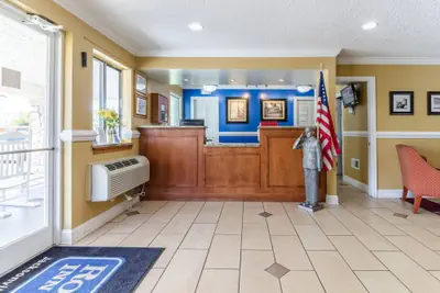 Photo 5 - Rodeway Inn & Suites Jacksonville near Camp Lejeune