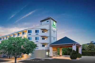 Photo 2 - Holiday Inn Express Colorado Springs Airport by IHG