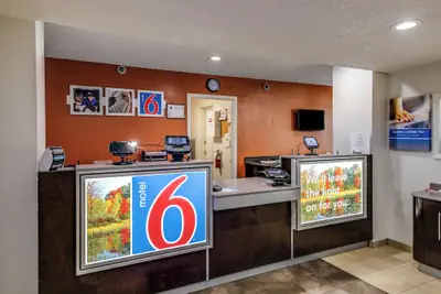 Photo 3 - Motel 6 Greensboro, NC - Airport