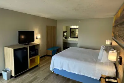 Photo 5 - Days Inn by Wyndham Crystal River