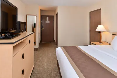 Photo 4 - SYLO Hotel Denver Airport, a Ramada by Wyndham