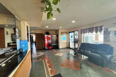 Photo 3 - Motel 6 Deming, NM