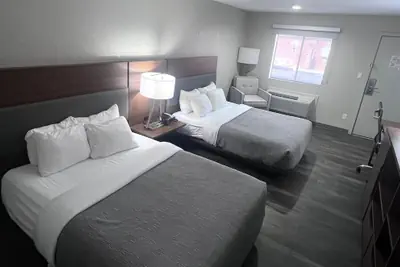 Photo 3 - SureStay Plus by Best Western Alamogordo White Sands