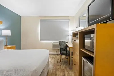 Photo 5 - Days Inn by Wyndham Woodland