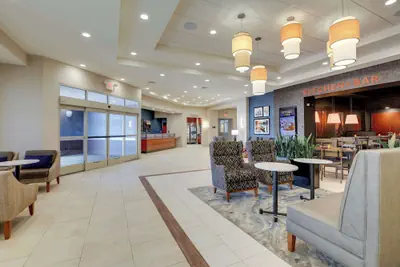 Photo 3 - Drury Plaza Hotel Mt. Vernon