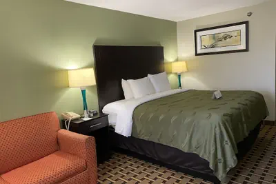 Photo 5 - Quality Inn Morton at I-74