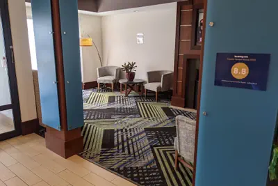 Photo 3 - Holiday Inn Express Cedar Rapids (Collins Rd) by IHG