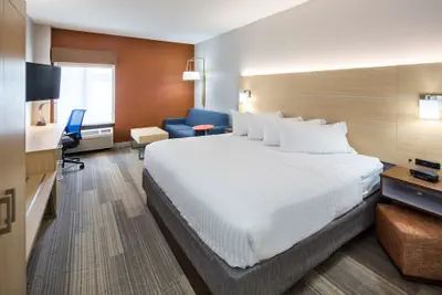 Photo 5 - Holiday Inn Express Cedar Rapids (Collins Rd) by IHG