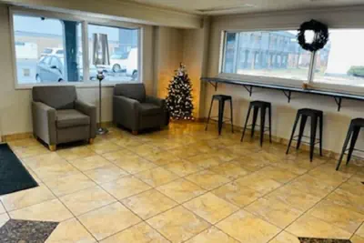 Photo 3 - Days Inn & Suites by Wyndham Port Huron