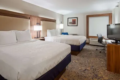 Photo 5 - Best Western Plus Kansas City Airport-KCI East