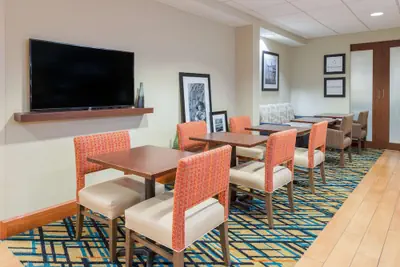 Photo 4 - Hampton Inn Columbia
